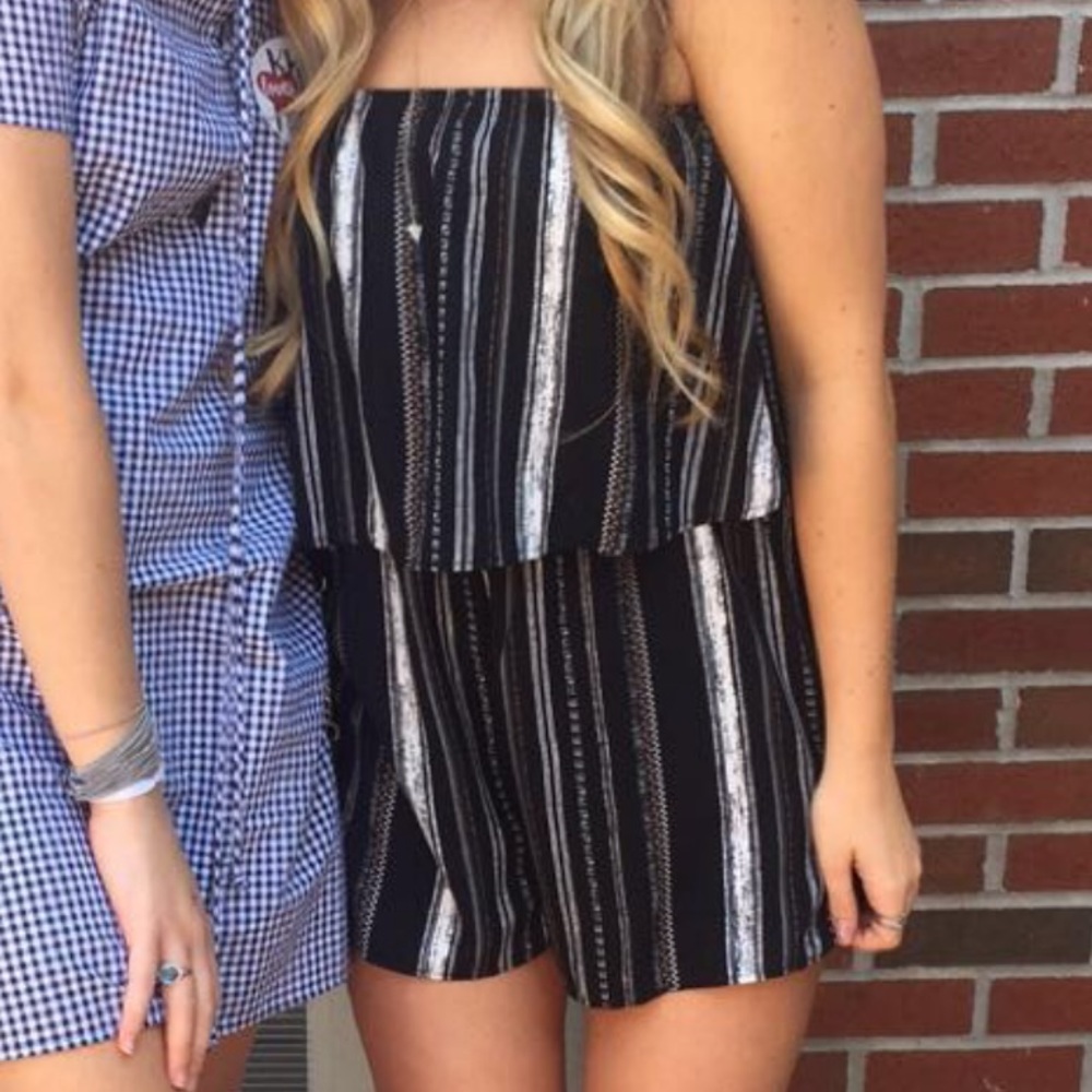 STRAPLESS ROMPER